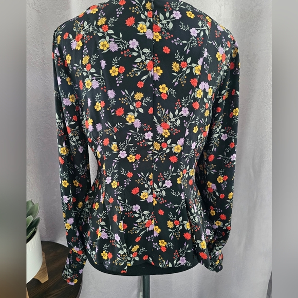 Astr The Label Black & Floral Bishop Sleeve Blouse, Size small - Picture 7 of 9